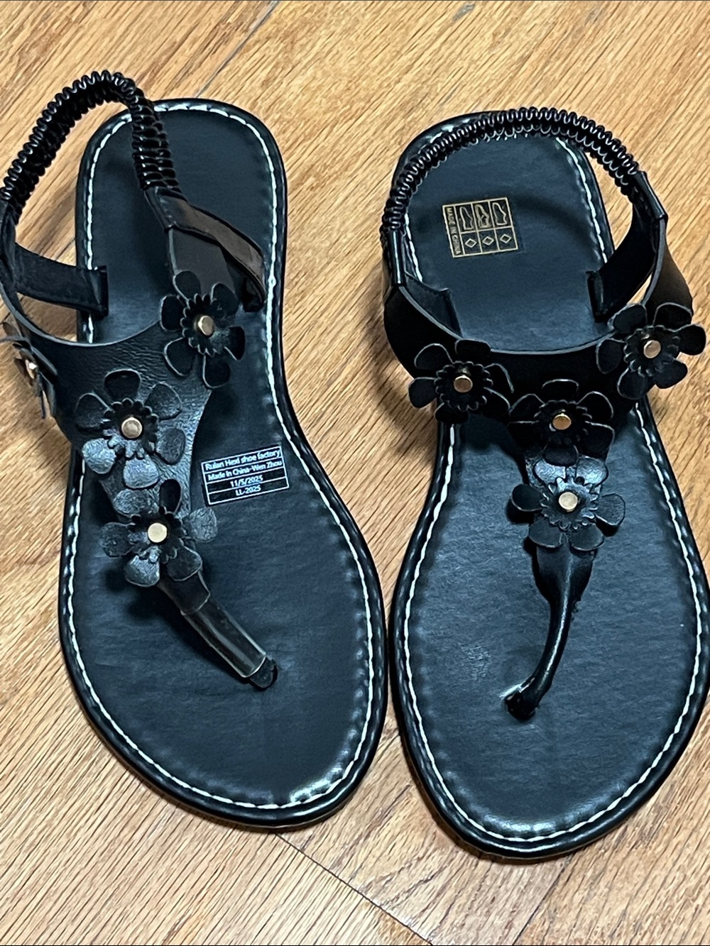 SHEIN Black Floral T-Strap Kids Sandals